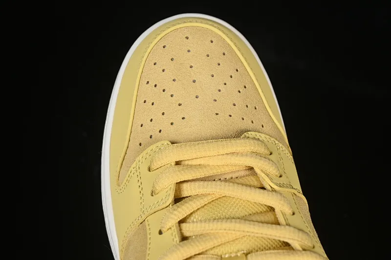 All Categories Nk SB Dunk Series Nk SB Dunk Low Low-top sneakers Nike SB Dunk Low "Saturn Gold" Warm Yang Yellow Low-top casual skateboard shoes FJ1674-700